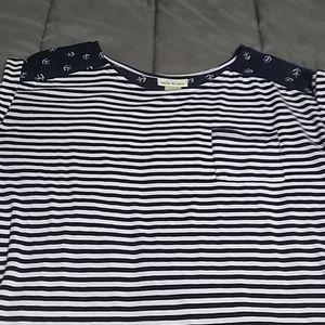 Short sleeve top